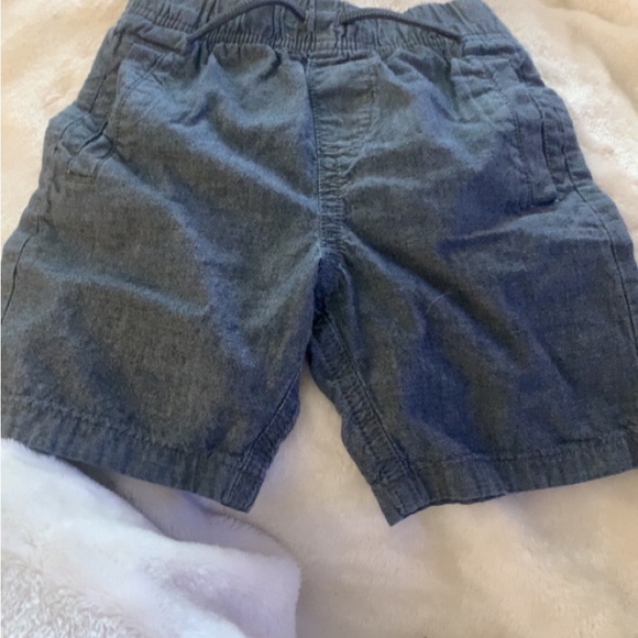 3T boys shirts, yellow hoodie is 2T, black shirt is 2T. To big for my son. - Picture 9 of 16